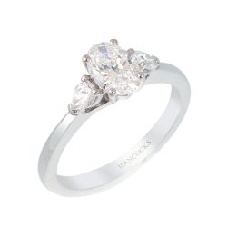 oval diamond 3-stone with pear cuts