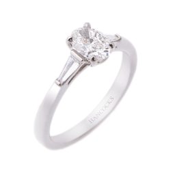 Platinum Oval Cut Diamond Engagement Ring