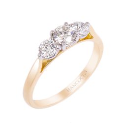Brilliant Cut Diamond 3-Stone Ring in Gold