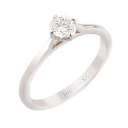 brilliant cut diamond ring in platinum