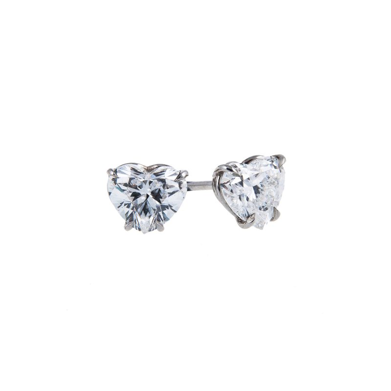 heart-shaped-diamond-stud-earrings