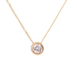 brilliant cut diamond pendant in yellow gold
