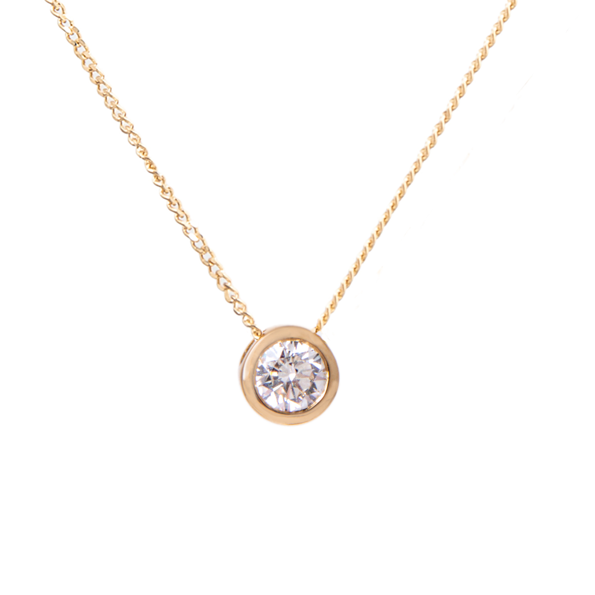 brilliant cut diamond pendant in yellow gold