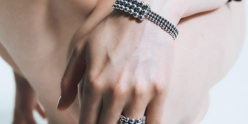 GJxARH_AW23_MoonlightGrapes_20001443_20001456_hancocks_jewellers-1.jpg
